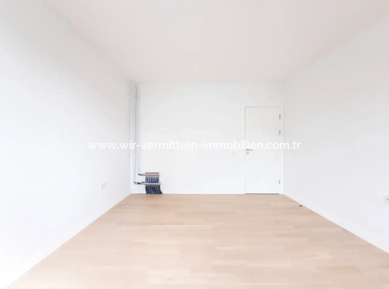 İncek Loft Satılık 5+1 188  M² Peyzaj Manzaralı 1.Kat Daire