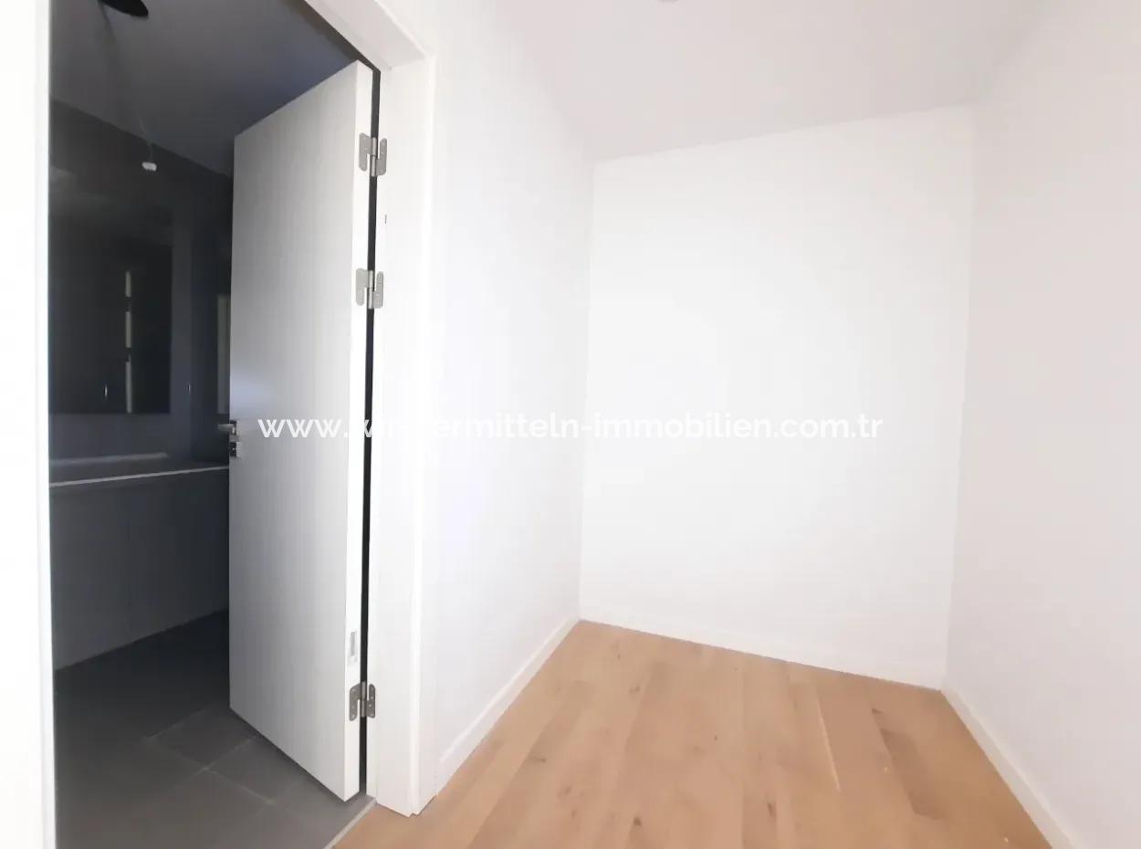 İncek Loft Satılık 5+1 188  M² Peyzaj Manzaralı 1.Kat Daire