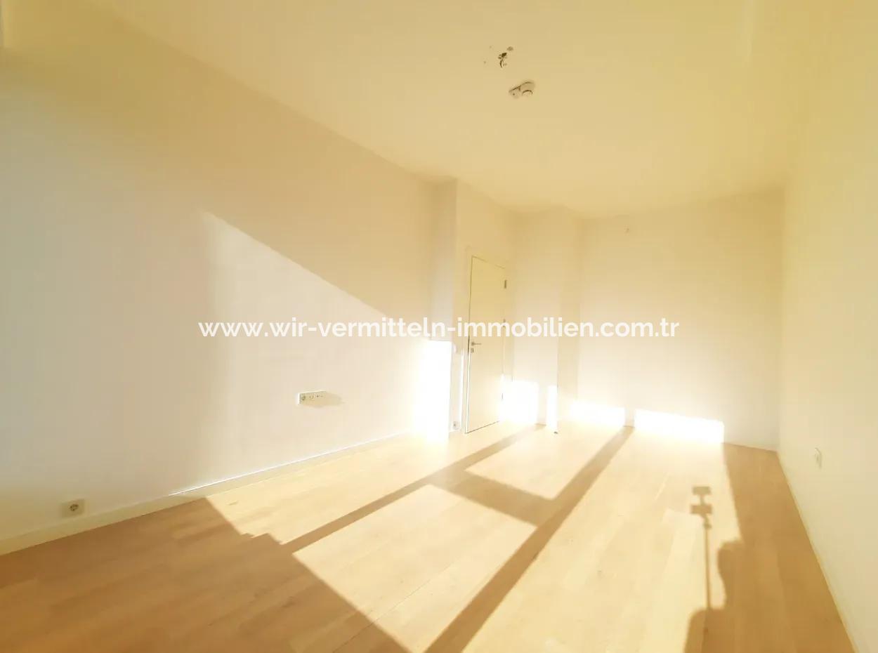Boş Krediye Uygun İncek Loft Satılık  3+1 Dubleks Peyzaj Manzaralı 1.Kat Daire