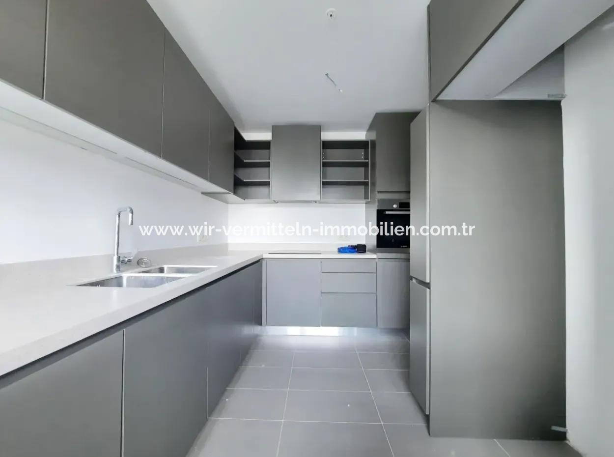 Boş Krediye Uygun İncek Loft Satılık  3+1 Dubleks Peyzaj Manzaralı 1.Kat Daire