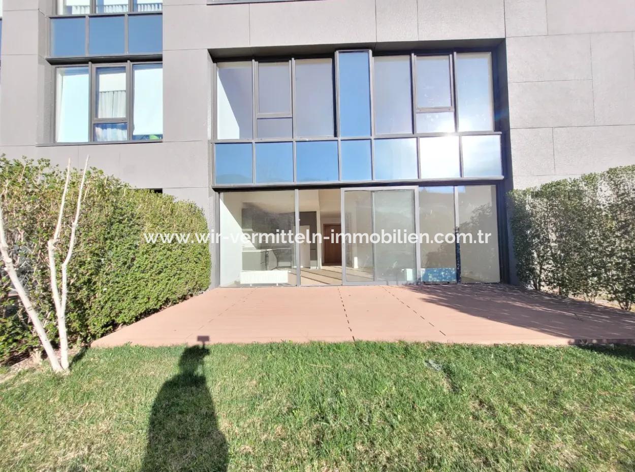 Kiracısız İncek Loft Satılık  2+1 Bahçe Dubleks Şehir Manzaralı Daire