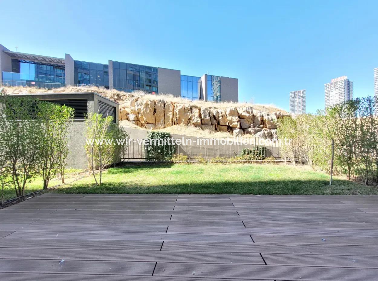 Kiracısız İncek Loft Satılık  2+1 Bahçe Dubleks Şehir Manzaralı Daire