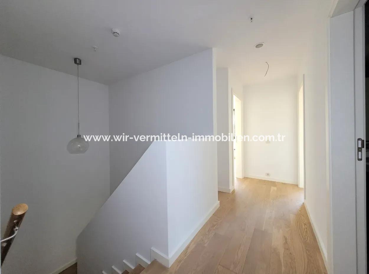 Kiracısız İncek Loft Satılık  2+1 Bahçe Dubleks Şehir Manzaralı Daire