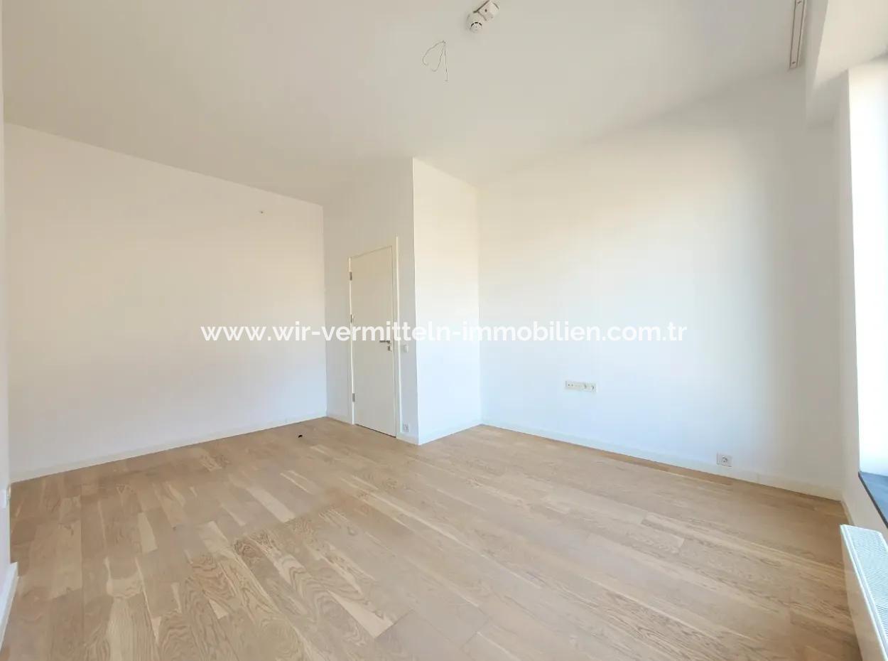 Kiracısız İncek Loft Satılık  2+1 Bahçe Dubleks Şehir Manzaralı Daire