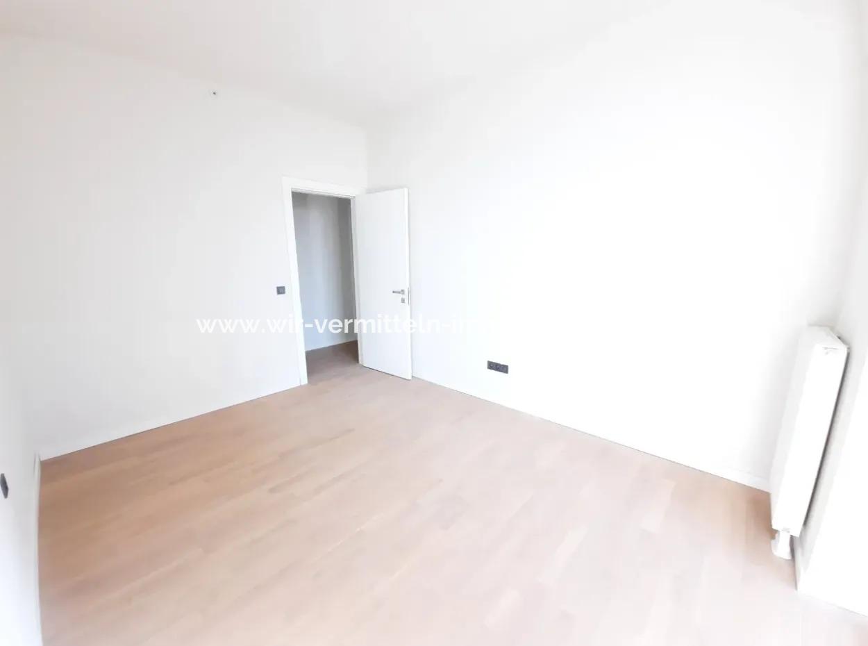 Vatandaşlığa Uygun Beytepe İncek Bulvar Loft Satılık 4+1 17.Kat Park Manzaralı Güney Cephe  Daire
