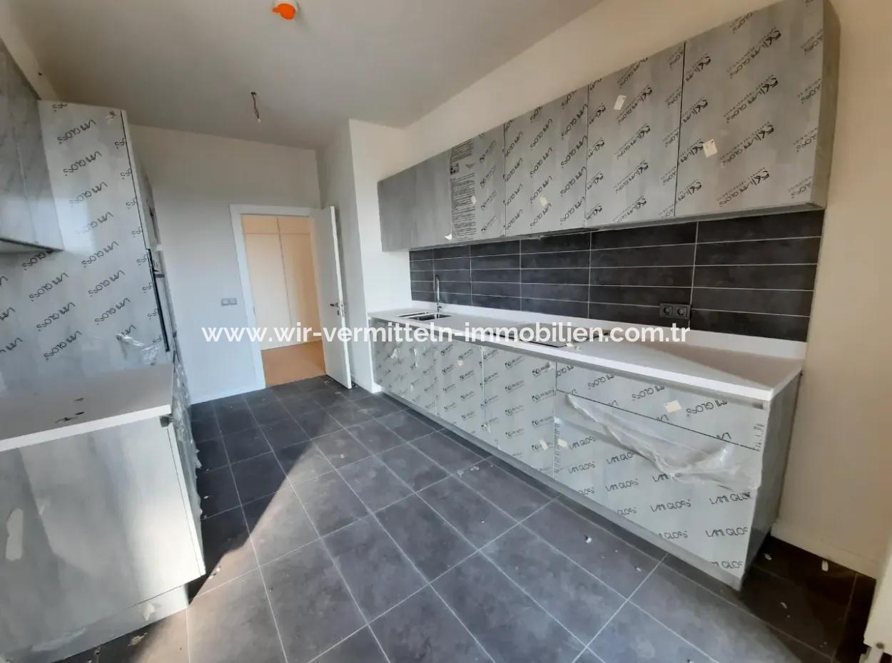 Vatandaşlığa Uygun Beytepe İncek Bulvar Loft Satılık 4+1 17.Kat Park Manzaralı Güney Cephe  Daire