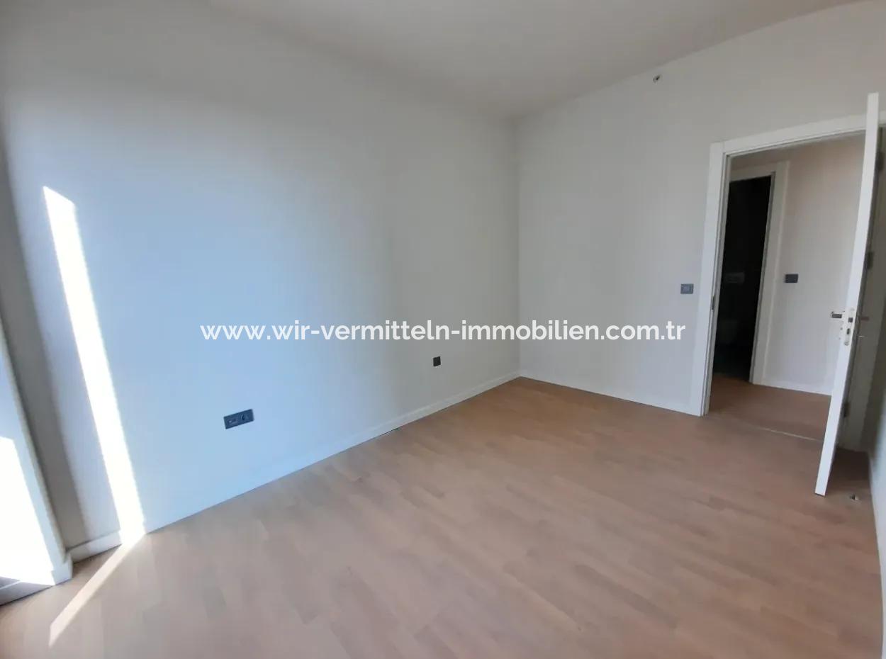 Vatandaşlığa Uygun Beytepe İncek Bulvar Loft Satılık 4+1 17.Kat Park Manzaralı Güney Cephe  Daire
