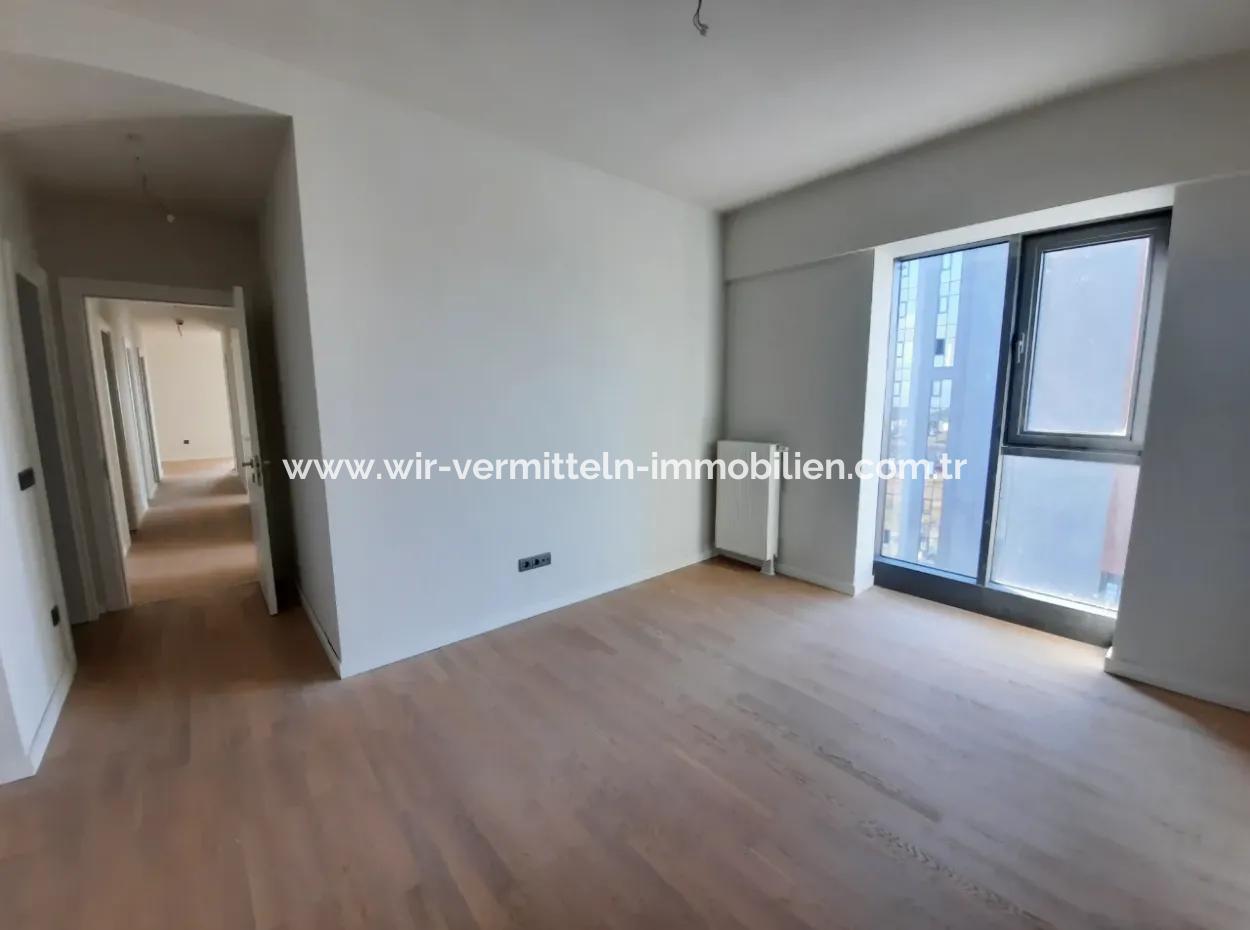 Vatandaşlığa Uygun Beytepe İncek Bulvar Loft Satılık 4+1 17.Kat Park Manzaralı Güney Cephe  Daire