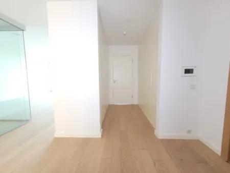 Boş Krediye Uygun İncek Loft Satılık 2,5+1 Peyzaj Manzaralı 1.Kat Daire