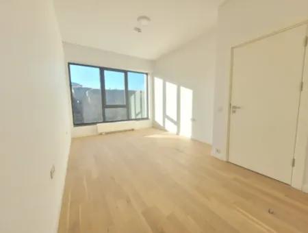 Boş Krediye Uygun İncek Loft Satılık 2,5+1 Peyzaj Manzaralı 1.Kat Daire