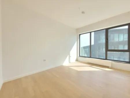 Boş İncek Loft Satılık Teraslı  3+1 110 M² Mogan Manzaralı Daire