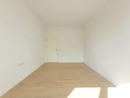 Boş İncek Loft Satılık Teraslı  3+1 110 M² Mogan Manzaralı Daire