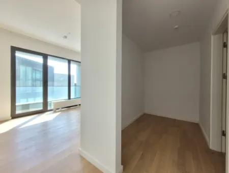 Boş İncek Loft Satılık Teraslı  3+1 110 M² Mogan Manzaralı Daire