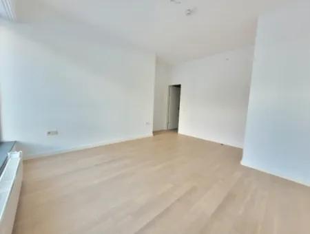 Boş İncek Loft Satılık 3+1 Bahçe Dubleksi Şehir Manzaralı Daire