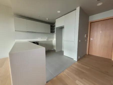 Boş İncek Loft  Satılık 1+1 Göl Manzaralı 2.Kat Daire