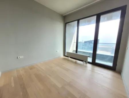 Boş İncek Loft  Satılık 1+1 Göl Manzaralı 2.Kat Daire