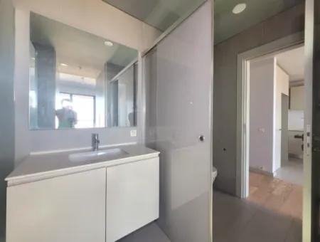 Boş İncek Loft  Satılık 1+1 Göl Manzaralı 2.Kat Daire