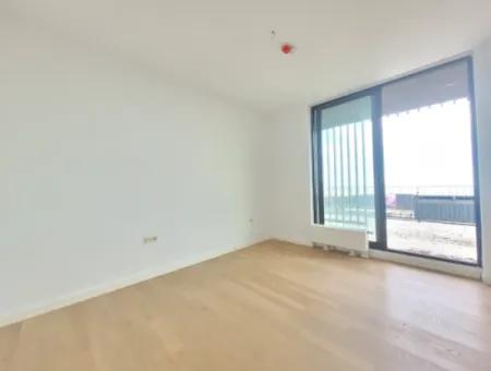 Boş İncek Loft Satılık  Teraslı 4+1  Mogan Manzaralı 146 M² 1.Kat Daire