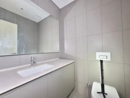 Boş İncek Loft Satılık  Teraslı 4+1  Mogan Manzaralı 146 M² 1.Kat Daire