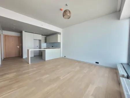 İncek Loft Satılık 1+1 Şehir Manzaralı 8.Kat Daire