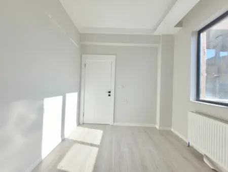 Vatandaşlığa Uygun Ankara Gölbaşı Bahçelievler Mah. 200 M ² Park Manzaralı Arakat Lüks Satılık Daire