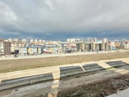 Vatandaşlığa Uygun Ankara Gölbaşı Bahçelievler Mah. 200 M ² Park Manzaralı Arakat Lüks Satılık Daire