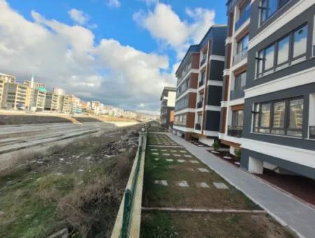 Vatandaşlığa Uygun Ankara Gölbaşı Bahçelievler Mah. 200 M ² Park Manzaralı Arakat Lüks Satılık Daire