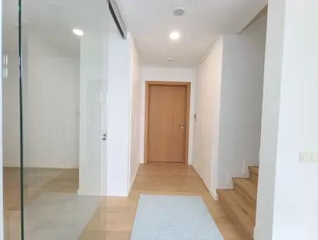 Boş Krediye Uygun Göl Manzaralı İncek Loft Satılık  3+1 Dubleks Peyzaj Manzaralı 2.Kat Daire