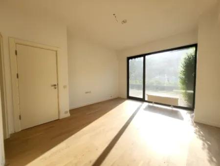 Krediye Uygun Boş İncek Loft Satılık 2,5+1 Peyzaj Manzaralı Bahçe Katı Daire 2 Bahçeli