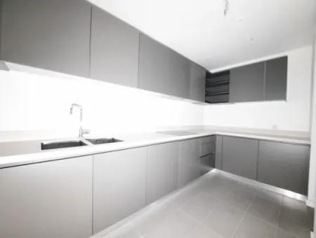 İncek Loft Satılık  4+1  Peyzaj Manzaralı  180 M² 2.Kat Daire