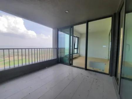 Kiracısız İncek Loft Satılık  5,5+1  Göl Manzaralı 14.Kat Daire