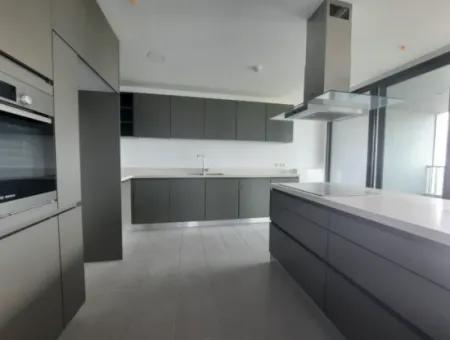 Kiracısız İncek Loft Satılık  5,5+1  Göl Manzaralı 14.Kat Daire