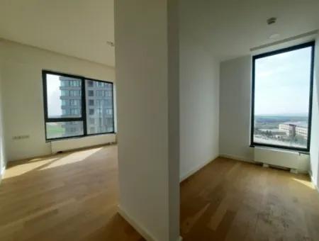 Kiracısız İncek Loft Satılık  5,5+1  Göl Manzaralı 14.Kat Daire