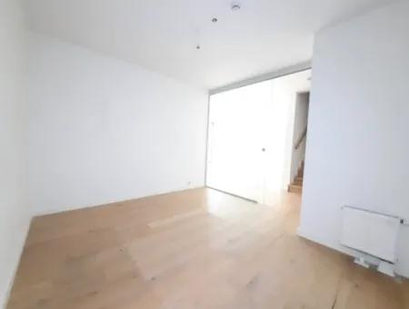 Krediye Uygun İncek Loft Satılık 3+1 Bahçe Dubleksi Peyzaj Manzaralı Daire