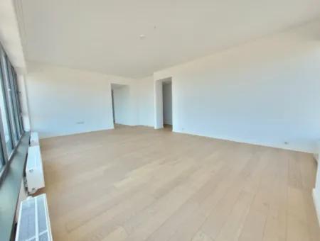 Kiracısız İncek Loft Satılık  5.5+1  Göl Manzaralı 20.Kat Daire