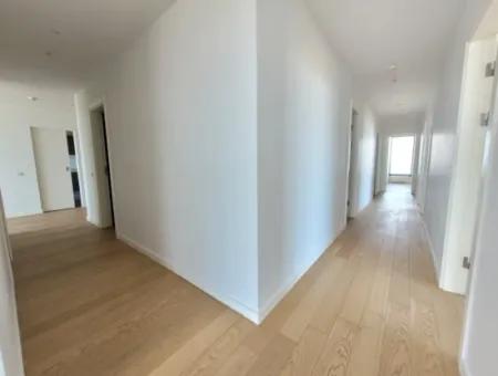Kiracısız İncek Loft Satılık  5.5+1  Göl Manzaralı 20.Kat Daire