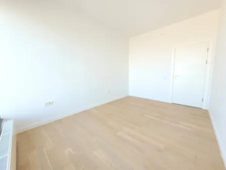 Kiracısız İncek Loft Satılık  5.5+1  Göl Manzaralı 20.Kat Daire