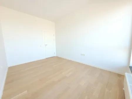Kiracısız İncek Loft Satılık  5.5+1  Göl Manzaralı 20.Kat Daire