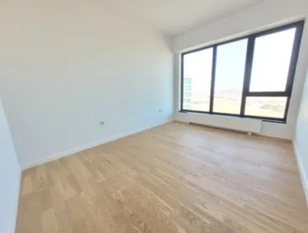 Kiracısız İncek Loft Satılık  5.5+1  Göl Manzaralı 20.Kat Daire