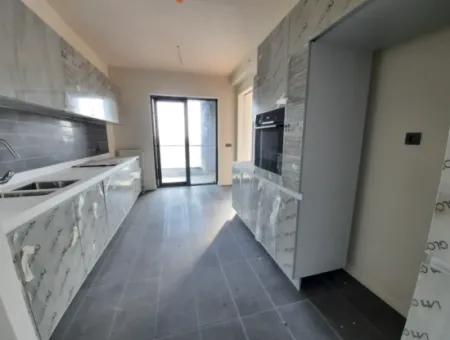 Vatandaşlığa Uygun Beytepe İncek Bulvar Loft Satılık 4+1 17.Kat Park Manzaralı Güney Cephe  Daire